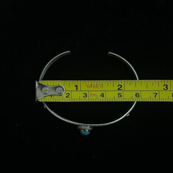 Vintage 0.5” Thick Navajo Turquoise and Sterling Silver Cuff Bracelet - Picture 3 of 9